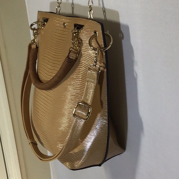 Women’s Handbag - Picture 4 of 8